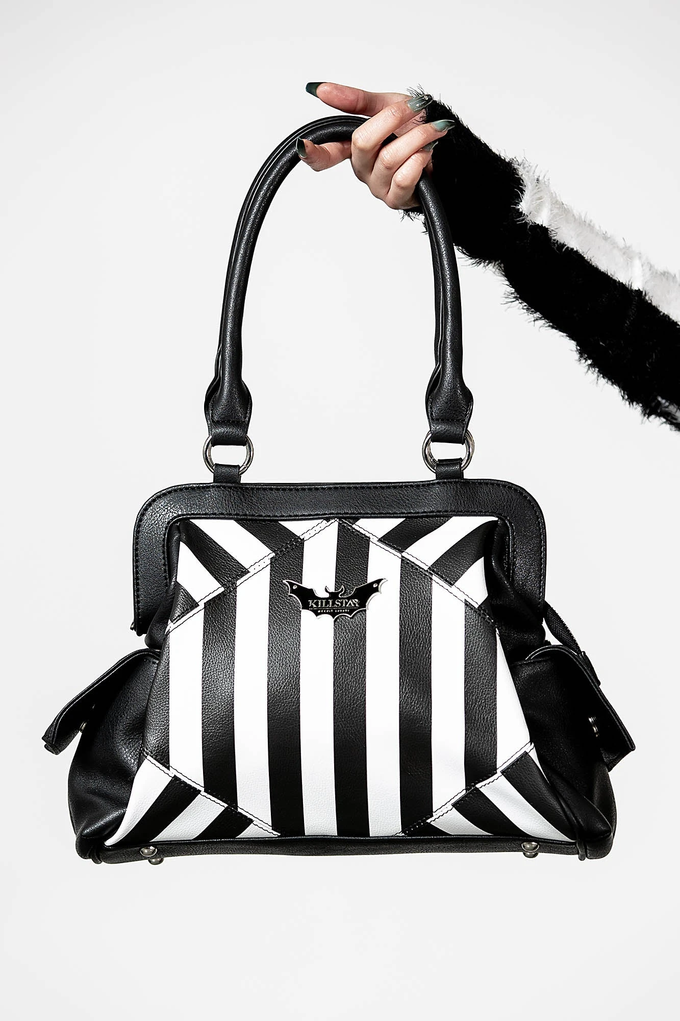 Never Trust The Living Handbag - Image 2