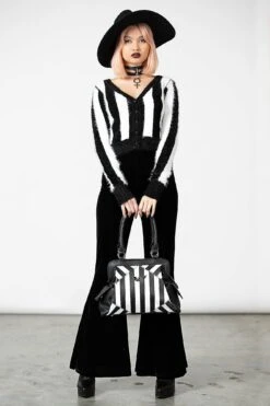 Never Trust The Living Handbag